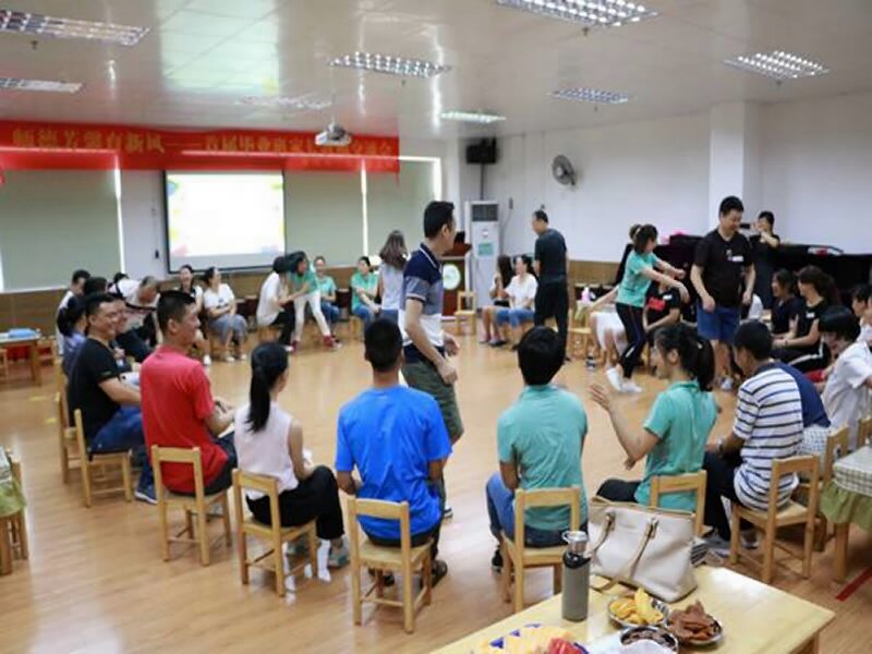 騰沖企業(yè)員工會(huì)議會(huì)展戶外拓展訓(xùn)練團(tuán)建公司之拓展培訓(xùn)項(xiàng)目《大風(fēng)吹》