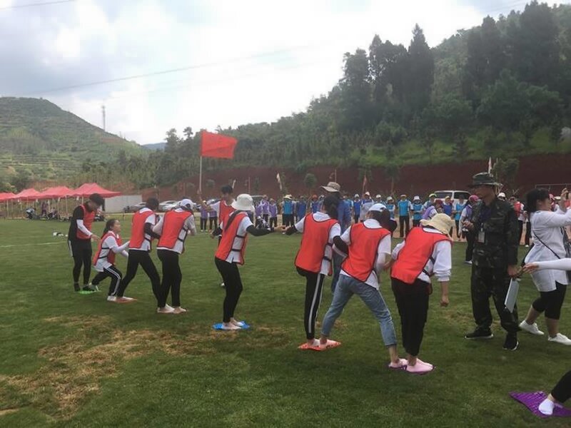 騰沖公司凝聚力拓展騰沖公司拓展培訓(xùn)項(xiàng)目《搭橋過(guò)河》