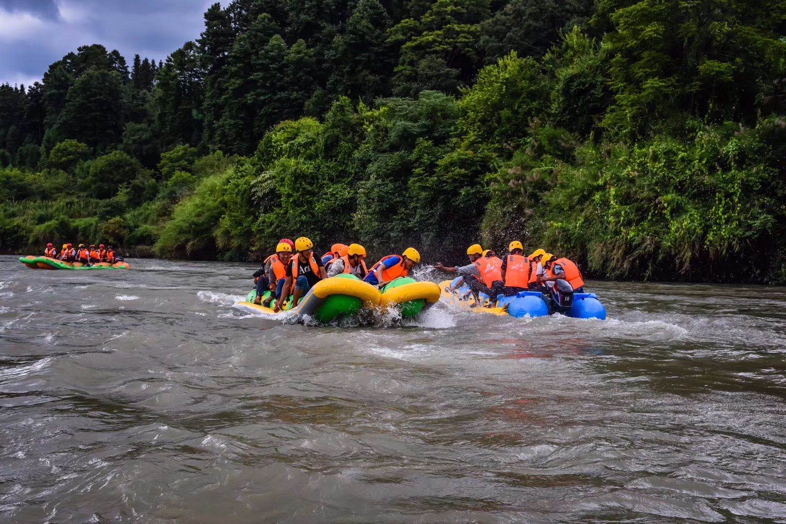 騰沖龍川江漂流動力橡膠艇