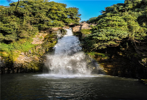 尋訪騰沖古十二景丨龍洞垂簾——國內(nèi)唯一的城市瀑布
